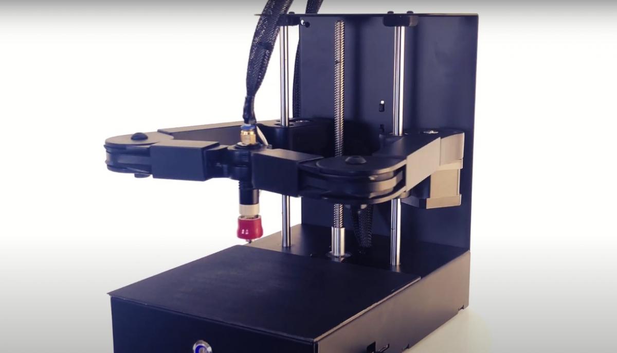 Drukarka 3D z robotycznymi ramionami