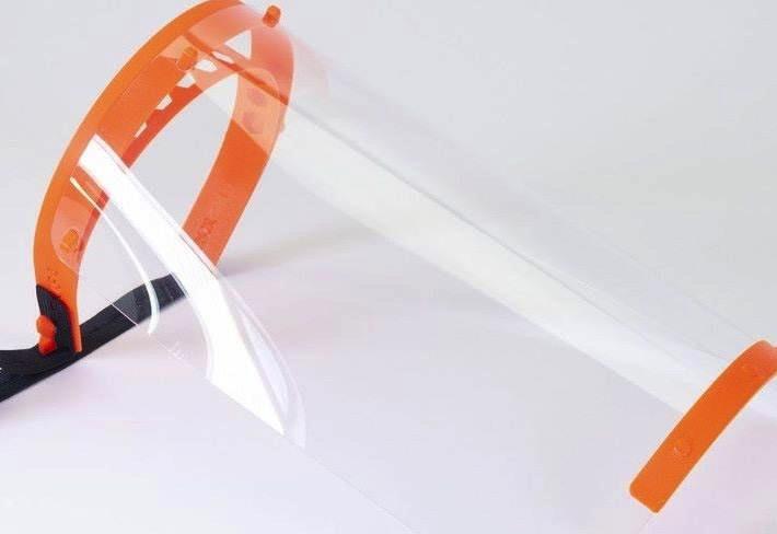 Przyłbice i maski z drukarek 3D dla szpitali